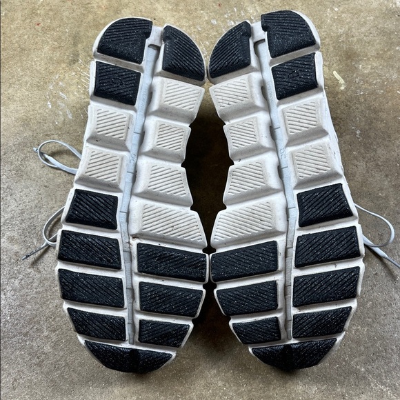 On Running Oncloud X Shift in Vapor Acacia 
Size: 8 - Picture 12 of 14